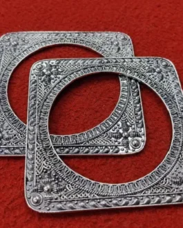 AANANDHI BANGLE