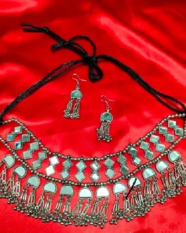 AARUNA NECKLACE