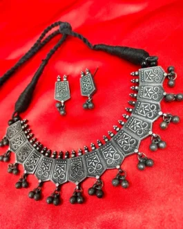 ADITI NECKLACE