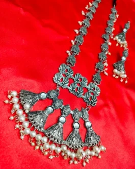 AKSHVA NECKLACE