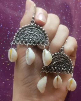 AMI EARRING