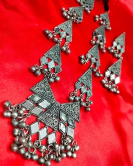 ANISHA NECKLACE