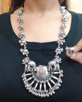 ARUNA NECKLACE