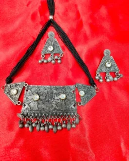 AYUSHI NECKLACE
