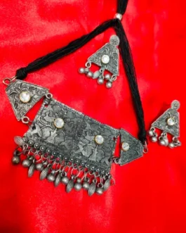 AYUSHI NECKLACE
