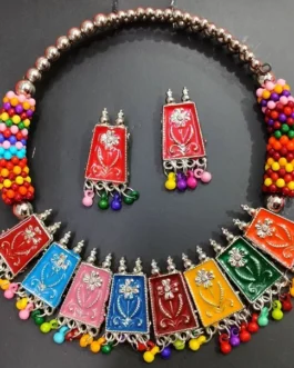 CHARVI NECKLACE