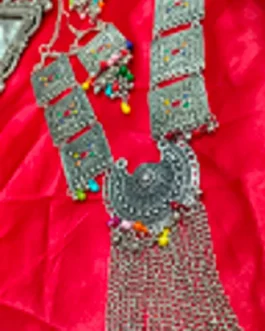 CHLOE NECKLACE