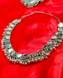 CORA NECKLACE