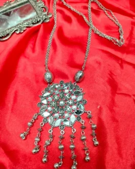 DANIEL NECKLACE