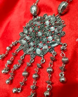 DANIEL NECKLACE
