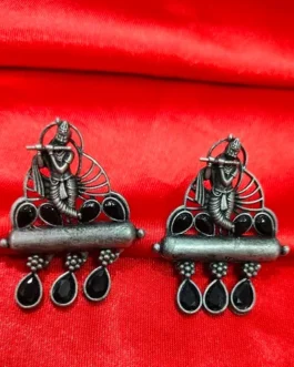 DANIKA BLACK EARRING