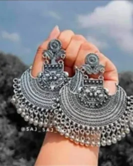 FANAK EARRING