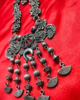 HEEZA NECKLACE