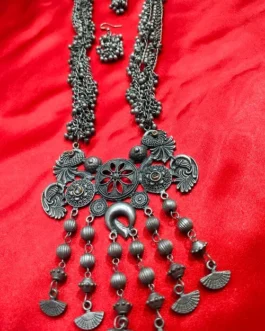 HEEZA NECKLACE