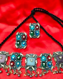 HELLY NECKLACE