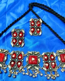 HELLY NECKLACE