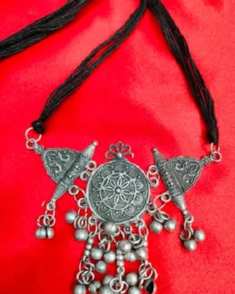 ISVA NECKLACE