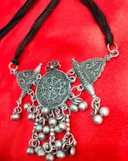 ISVA NECKLACE