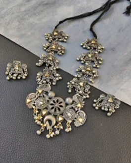 JAANVI NECKLACE