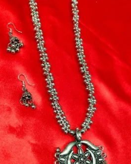 JAYA NECKLACE