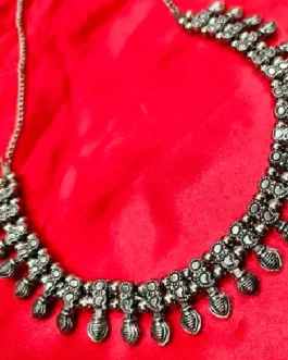 JOHANNA NECKLACE