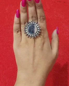 LAIQA FINGER RING
