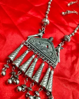LEAH NECKLACE