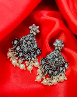 LEYYA EARRING
