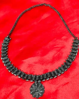 LIYANA NECKLACE