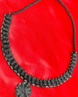 LIYANA NECKLACE