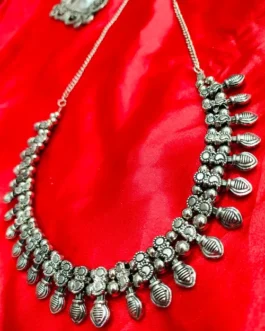 LUNA NECKLACE