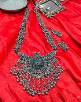 MAISIE NECKLACE