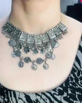 MISTY NECKLACE