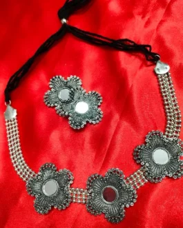 NAVYA NECKLACE