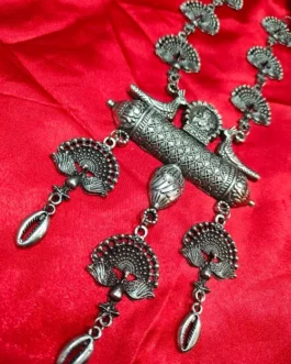NIHIRA NECKLACE