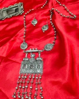 NIMRIT NECKLACE