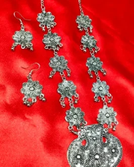 NITU NECKLACE