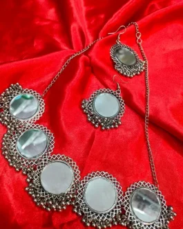 PRIYANKA NECKLACE