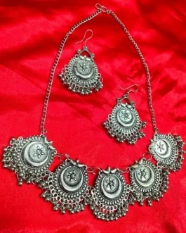 RAVINA NECKLACE
