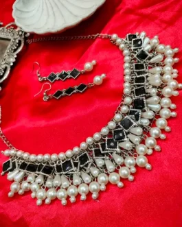 RAYA NECKLACE