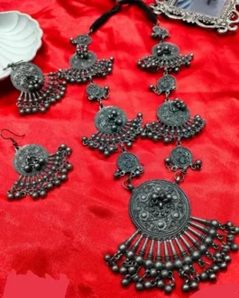 RUBA NECKLACE