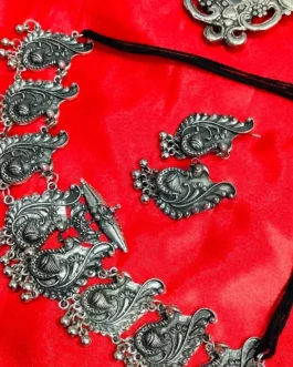 SACHVI NECKLACE