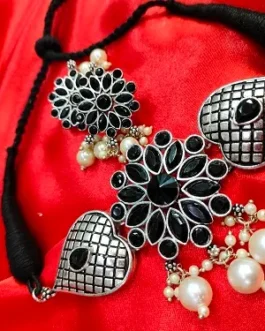 SYSHA NECKLACE