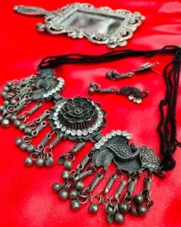 TANVI NECKLACE