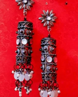 TOLLY EARRING