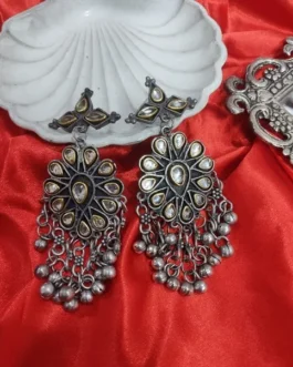 URMI EARRING