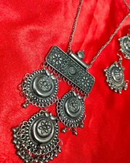 ZONAIRA NECKLACE